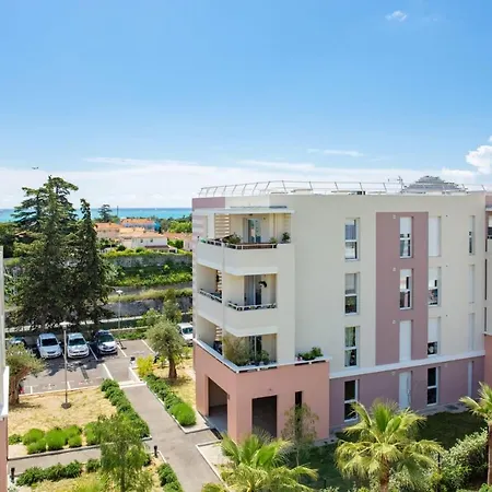 Charming Studio With Shared Pool Apartman Villeneuve-Loubet