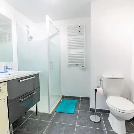 公寓 Charming Studio With Shared Pool 卢贝新城